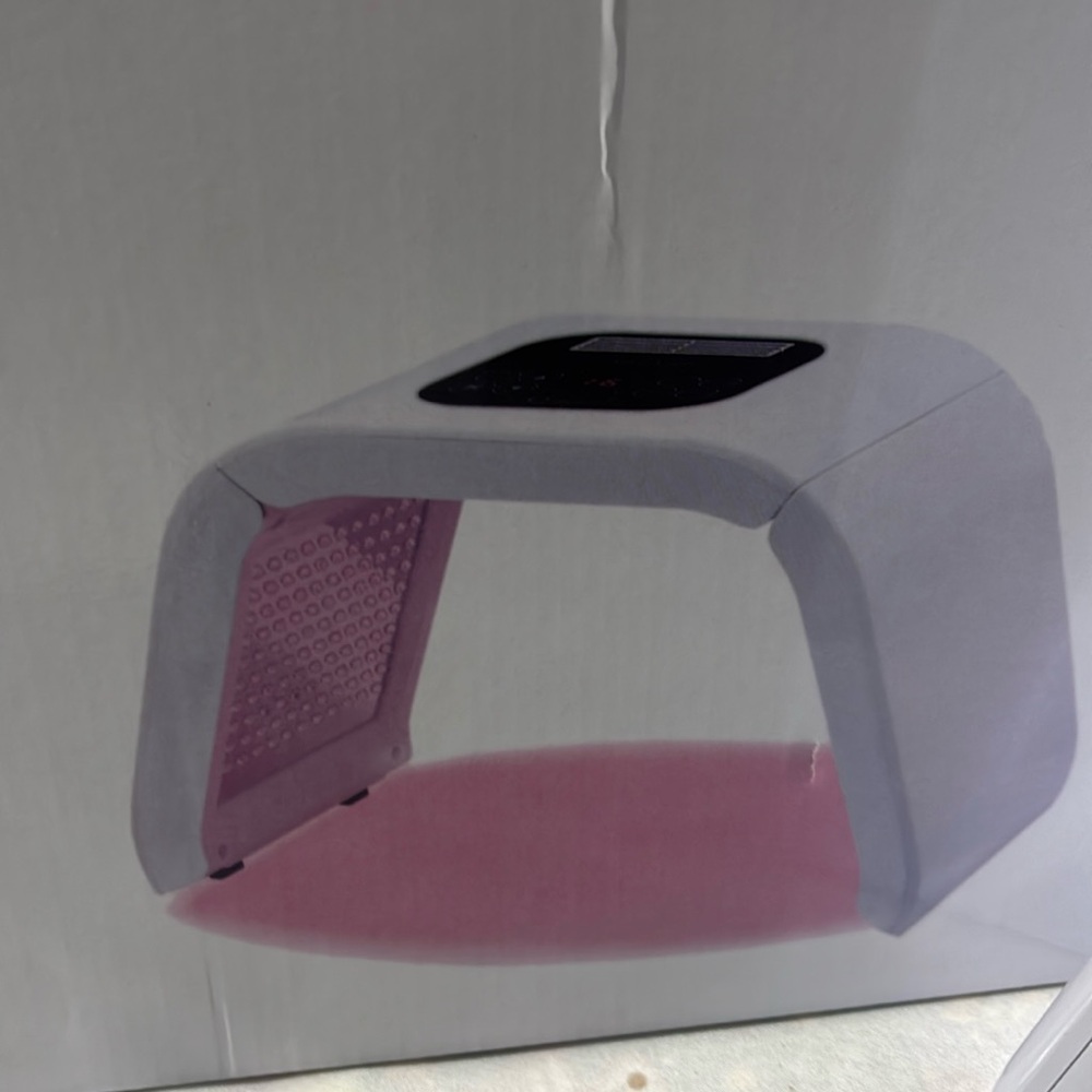 color therapy light mask, wireless
Improve skin , collagen production